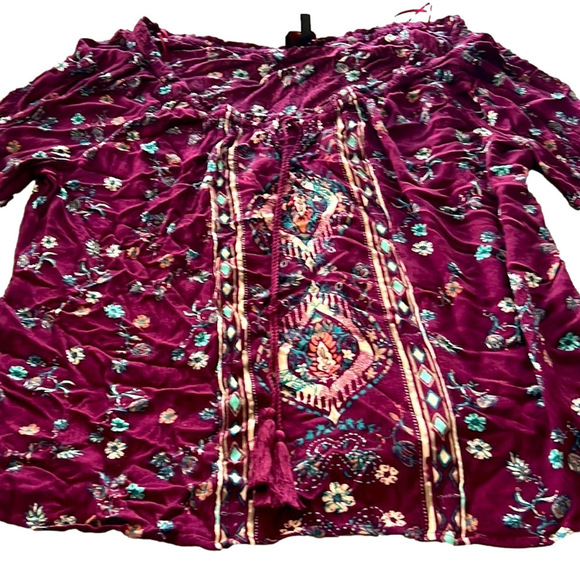 Shyanne Stunning deep purple w/flowers western themed shirt 3/4 flowing sleeve - Picture 4 of 7